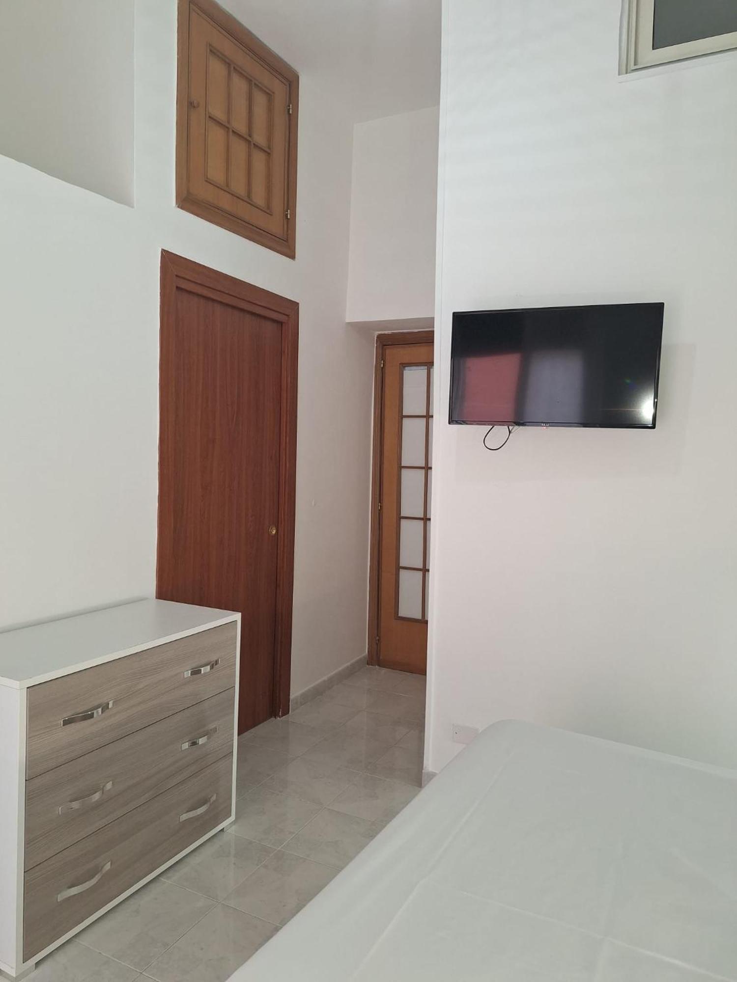 Cisterna'S House Hotel Naples Bilik gambar